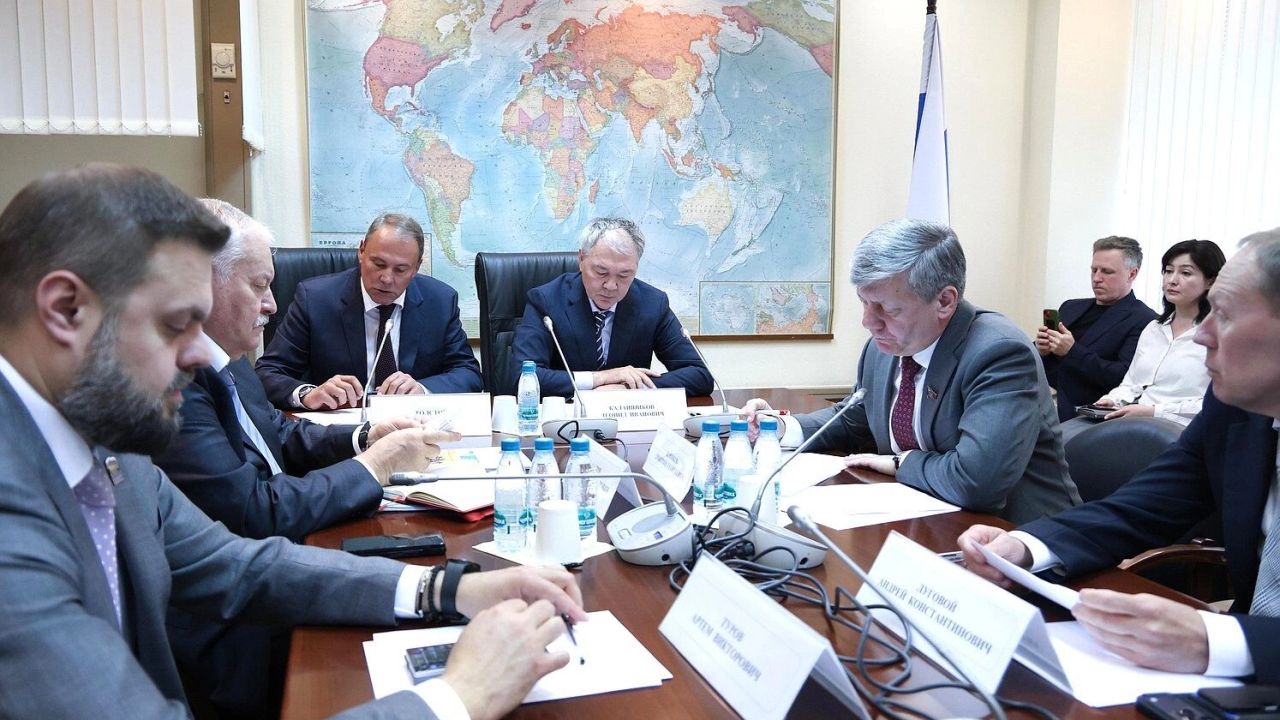 Прикроем лавочку: в Госдуме предостерегли Армению от сближения с врагами России